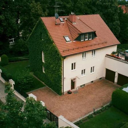 アパート Bisch *